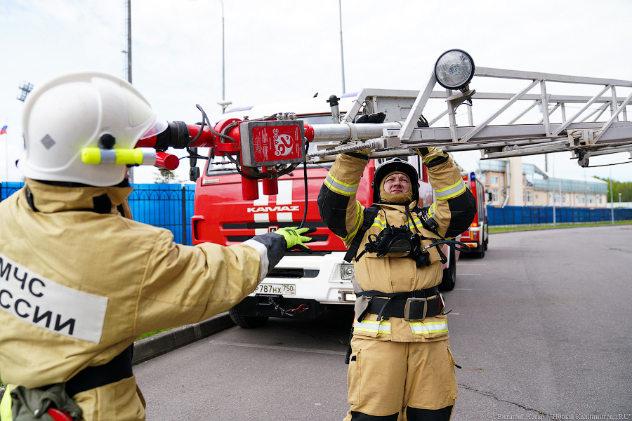 «Сложная архитектура»: как пожарные тренируются перед ЧМ-2022 по волейболу (фото)