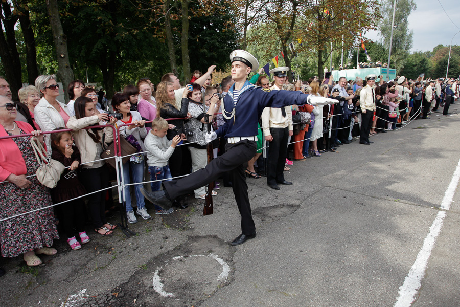 На верность Родине: 300 курсантов БВМИ приняли военную присягу