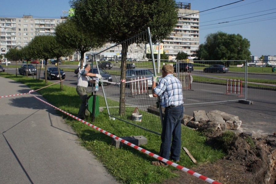 «Врата в преисподнюю»: фоторепортаж с места провала асфальта на Шевченко