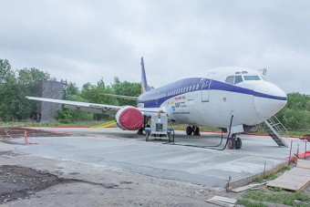 БФУ планирует поставить «Boeing 737» около здания литовского консульства