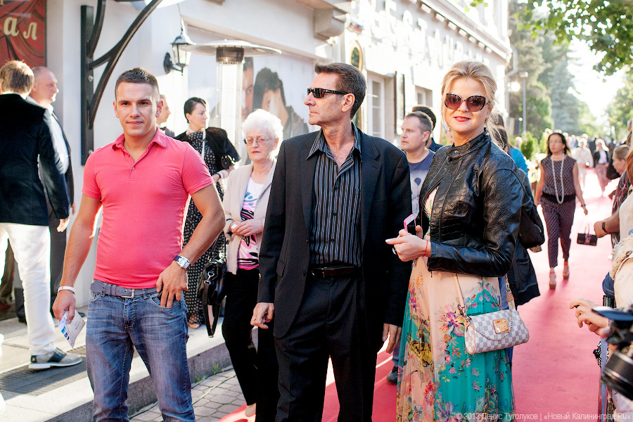 Орган, ковровая дорожка и премьера: открытие фестиваля короткого метра «Короче»