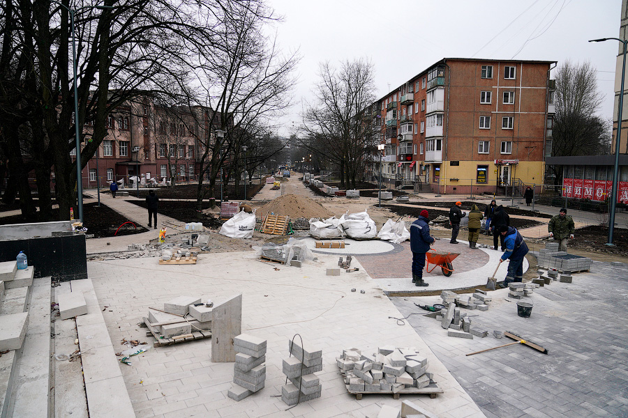 Объять необъятное: что происходит на ул. Рокоссовского, где никак не завершится ремонт (фото)