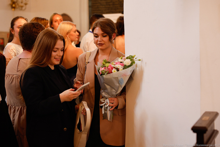 Диплом — и точка: выпуск студентов БФУ им. Канта в Кафедральном соборе (фото)