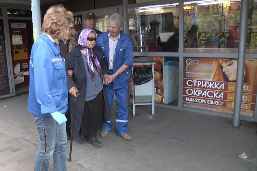 В Калининграде в автобусе дверьми зажало пенсионерку, не успевшую выйти (фото)