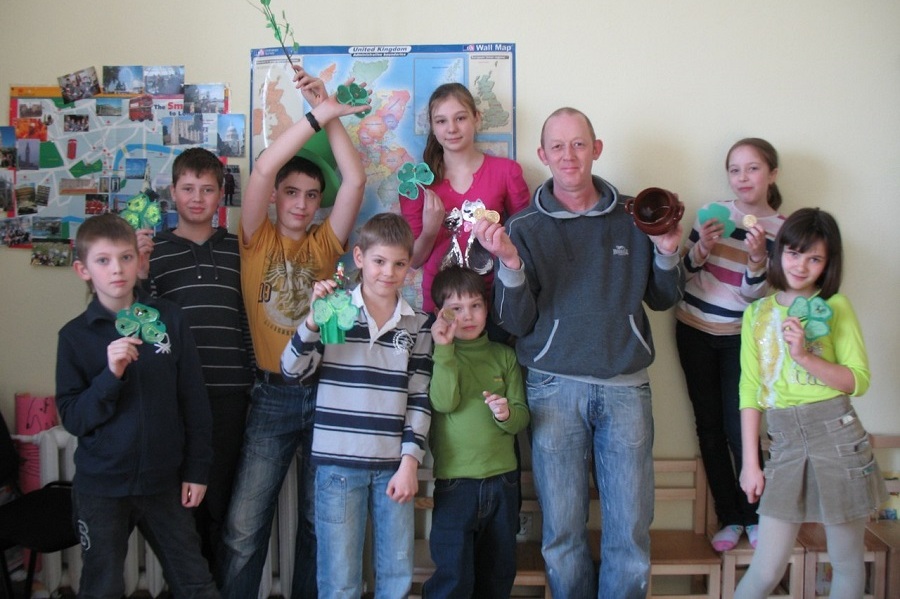  «Clock Tower» открывает английский клуб выходного дня для школьников