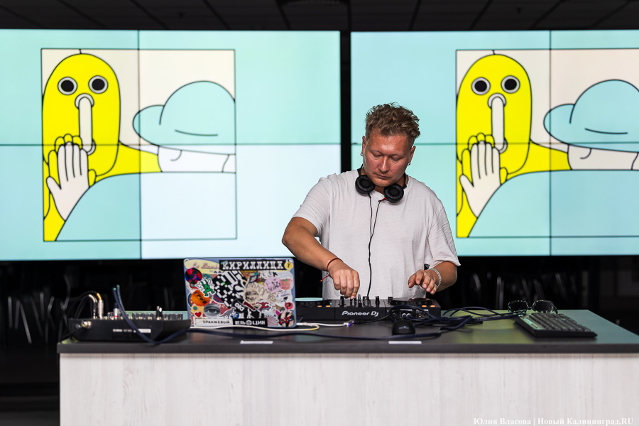 «Звуковая скульптура»: на стадионе «Калининград» устроили саунд-арт-концерт