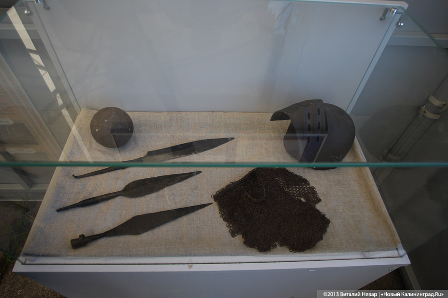 Позабыто, позаброшено: что скрывается за забором «Сердца города» у Дома Советов