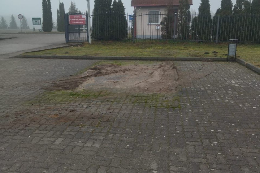 С мемориального кладбища в Медведевке вывезли танк Т-34 (фото)