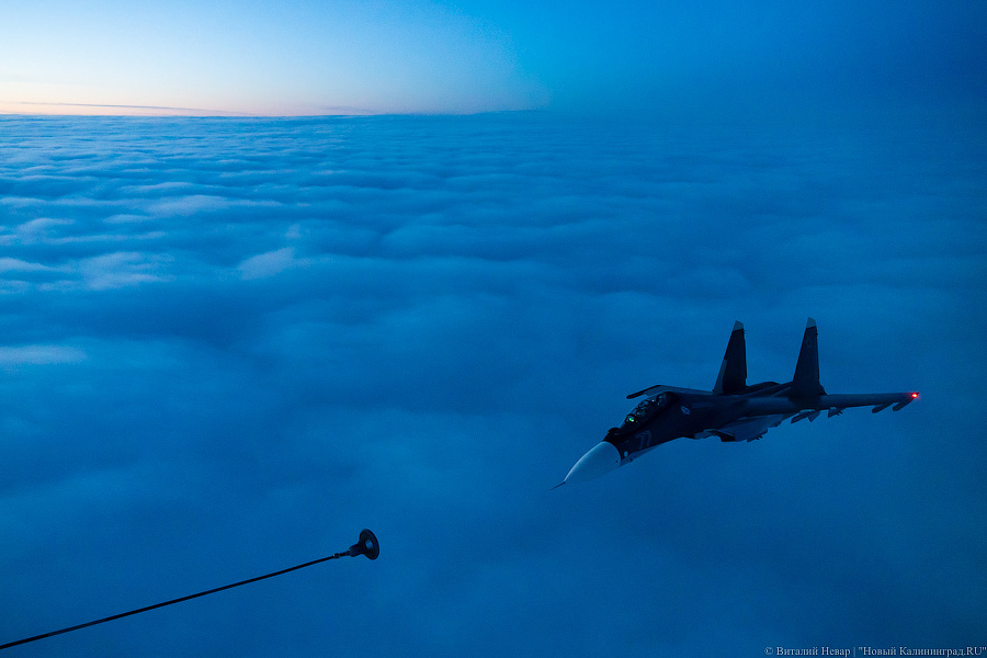 Летчики Балтфлота отрабатывают дозаправку в воздухе. Фоторепортаж «Нового Калининграда»
