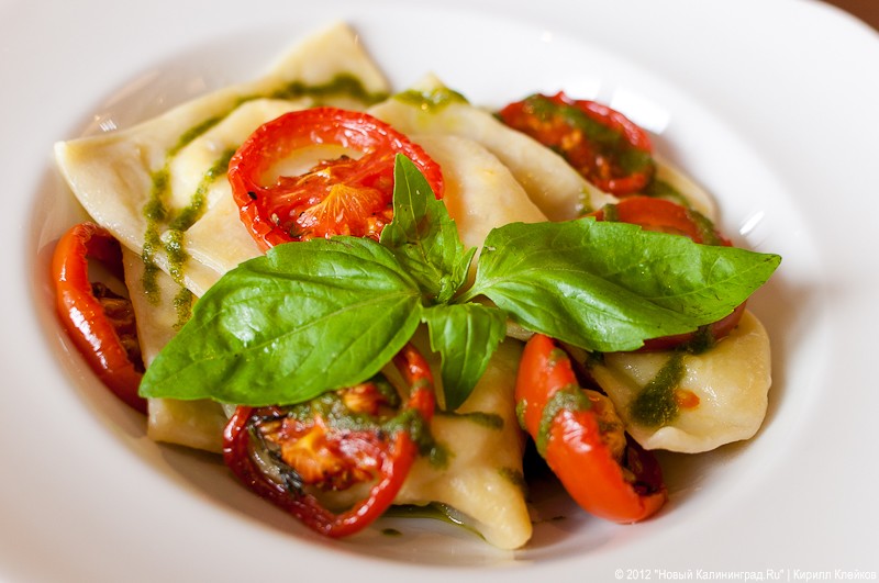 Легендарный ресторан «Универсал» подвергся жесткому лифтингу. Приживётся ли свежая концепция на старом имени?