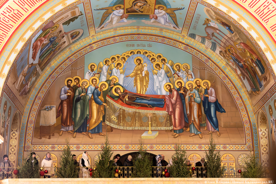 Вернуть домой покаявшихся: в соборе Христа Спасителя Калининграда встретили Рождество (фото)