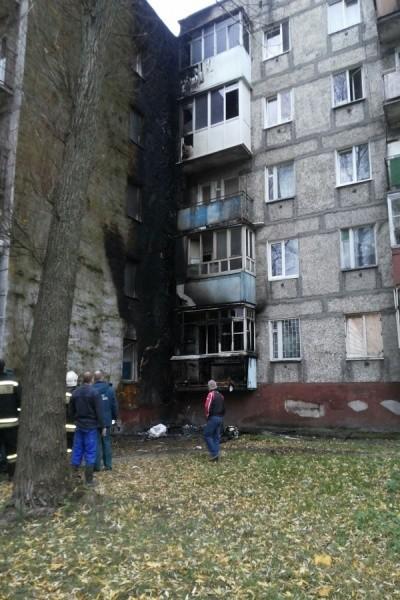 В Калининграде МЧС эвакуировало 15 человек из горящего дома (фото)