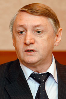 Депутат Фролов обвинил экс-губернатора Бооса в появлении долгов у муниципалитетов