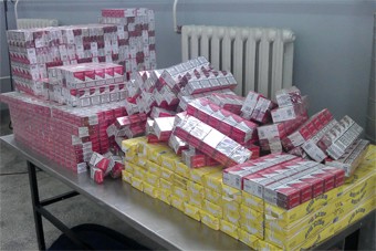 Водитель спрятал в польском туристическом автобусе 6,8 тыс пачек сигарет