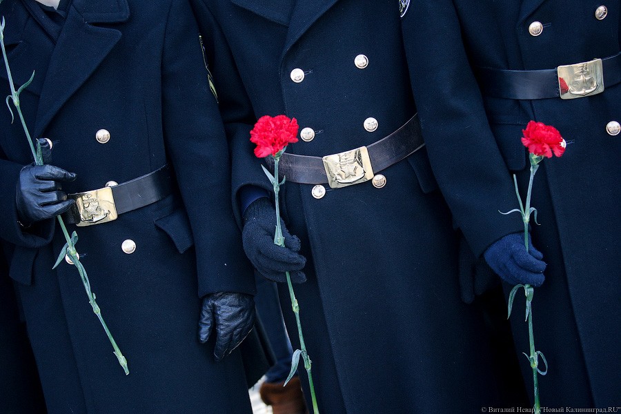 Холодное утро 23-го: в Калининграде почтили память воинов-героев