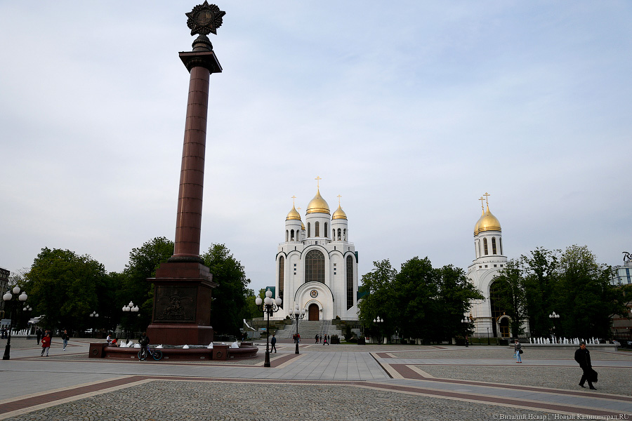 «В натуре ноги чистим»: кто и зачем помыл обувь в часовне в центре Калининграда
