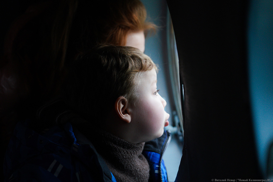 Полет в подарок: летчики Балтфлота исполнили мечту тяжелобольного 6-летнего мальчика