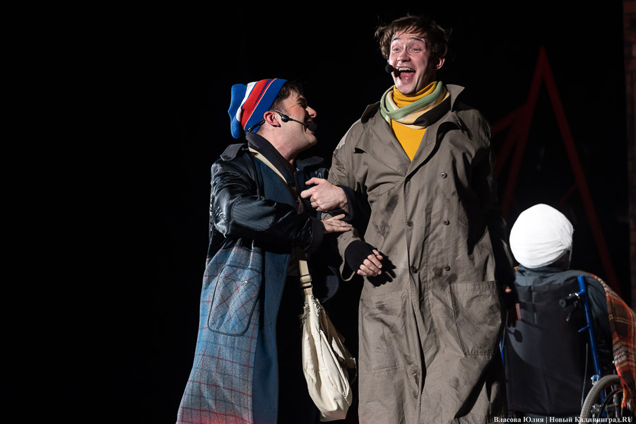 С интонациями The Beatles: в Музыкальном театре показали «Гоголюцинации Чичикова» (фото)