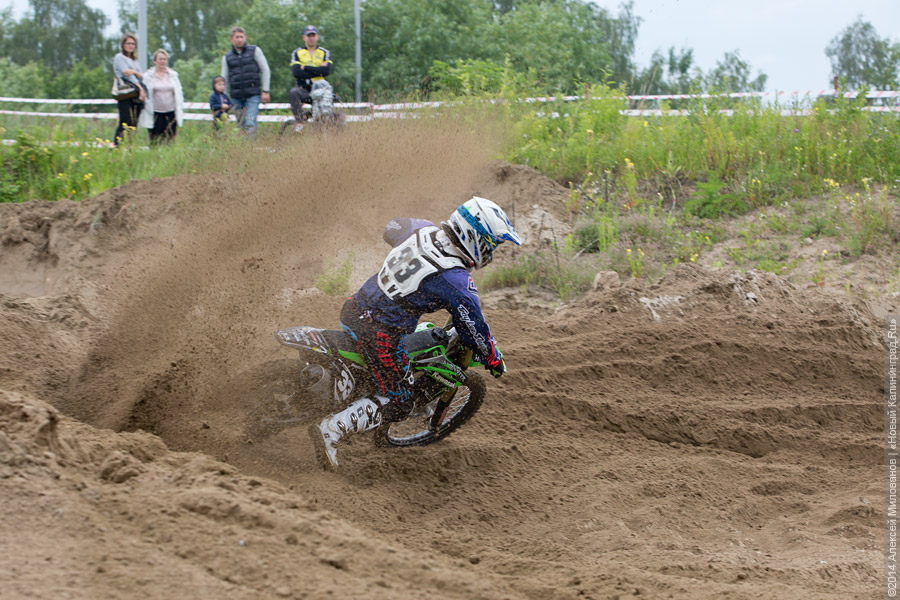 И женщины, и дети: мотокросс на Северной горе