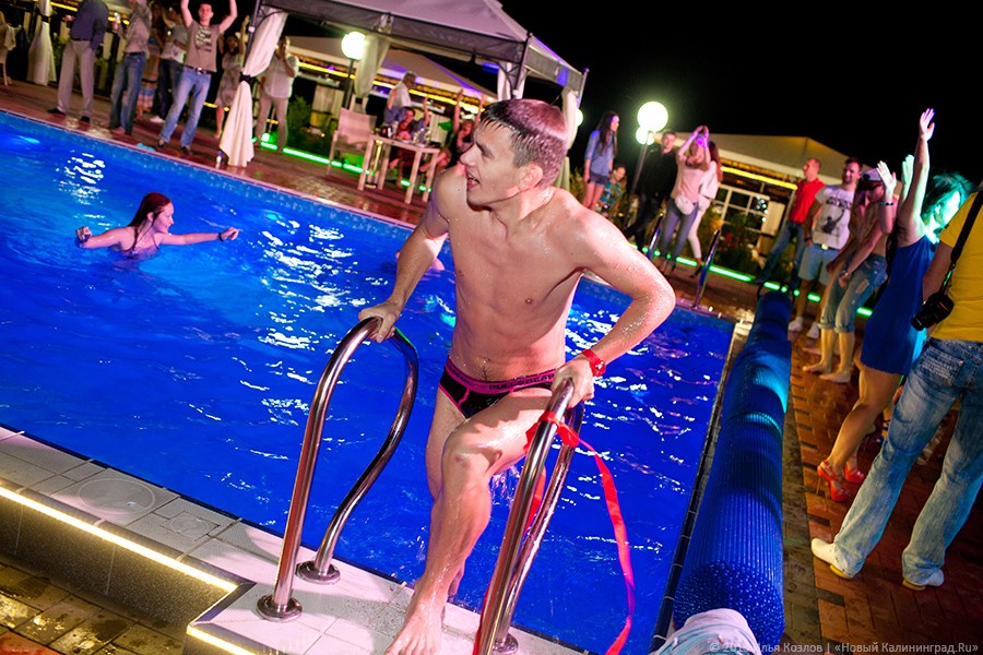 Танцы на воде: фоторепортаж с открытия клубного проекта «Воздух»