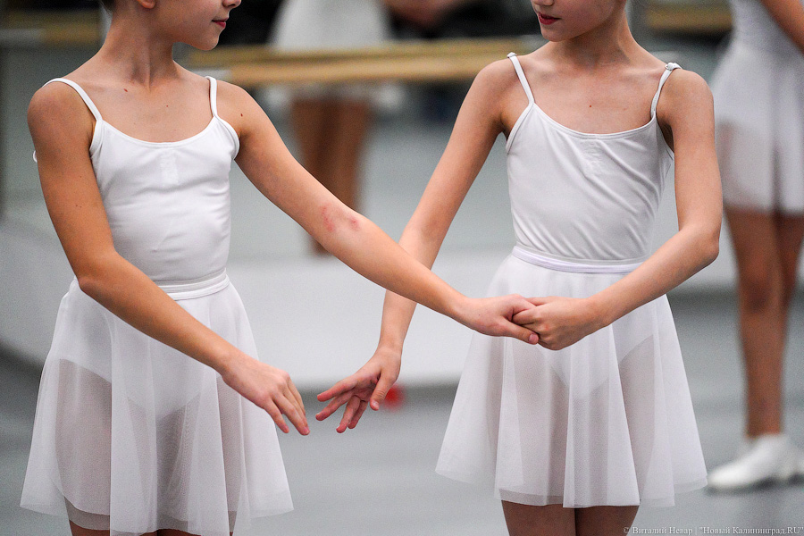 Па-де-де и пор-де-бра: Московская академия хореографии провела урок балета в Калининграде (фото)