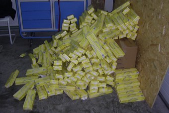 Калининградец в тайнике машины пытался вывезти в Литву 9 тыс пачек сигарет