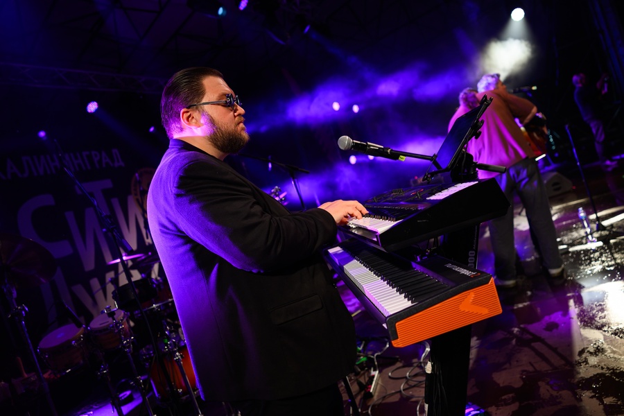 Дождь, зонты и музыка: как прошёл завершающий день «Калининград Сити Джаза»