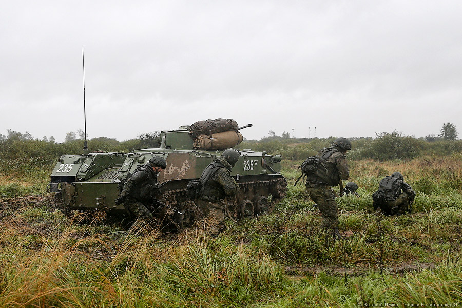 В бой идут мотострелки: учения «Запад-2017» в Калининградской области