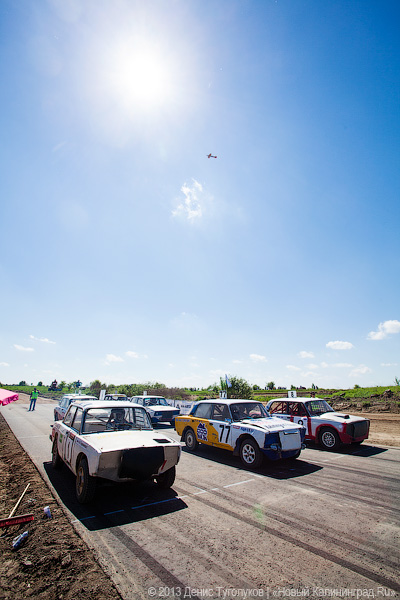 «С шумом и пылью»: фоторепортаж с соревнований по автокроссу