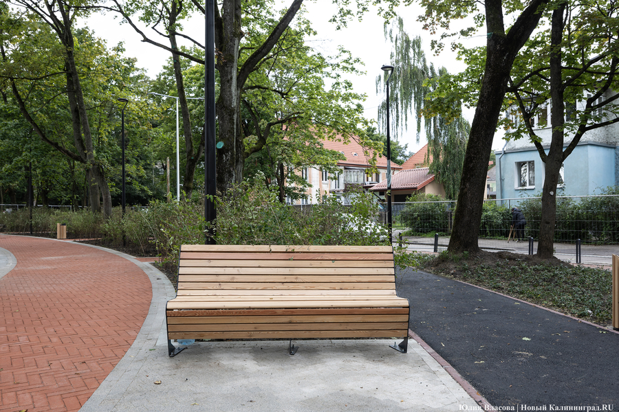 Почти готов, но дата открытия под вопросом: как сейчас выглядит Каштановый парк (фото)