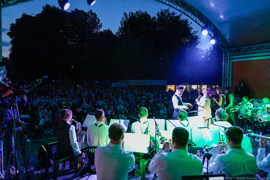 Алиханов вместо Сантаны: как прошла презентация новых дат «Калининград Сити Джаза»