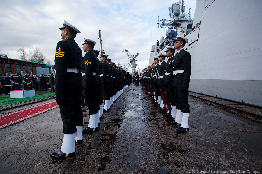 «Второй пошел»: фоторепортаж с церемонии передачи Индии фрегата Tarkash