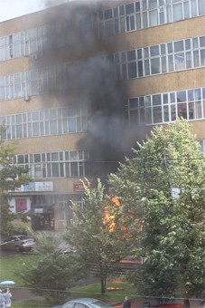 МЧС: в результате взрывов в павильоне «Рембыттехники» никто не пострадал (фото)