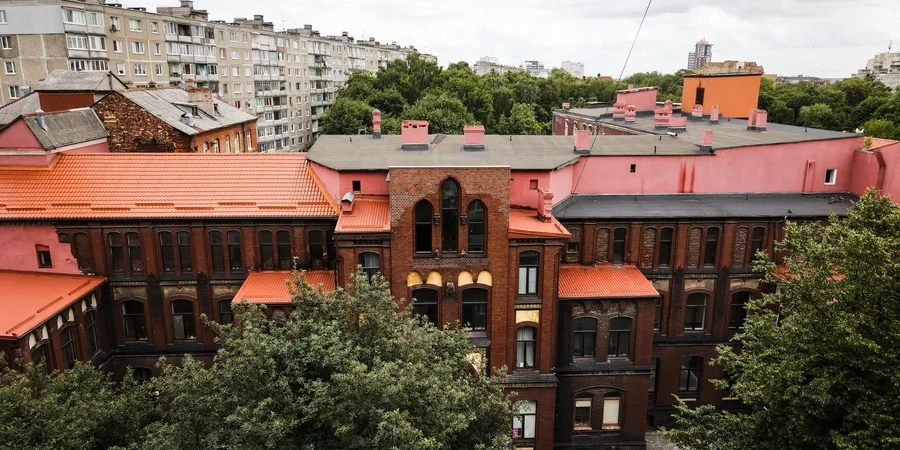 Новости Калининграда: каретный проезд у «панелек», склочники из виллы и возвращение бензина