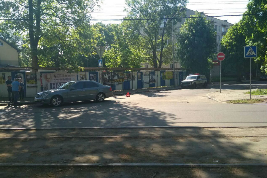 В Калининграде пешеход получила переломы под колесами «Мерседеса» (фото)