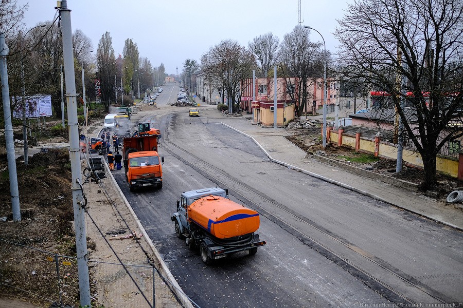 Временная брусчатка: как Киевскую готовят к техническому открытию движения (фото)