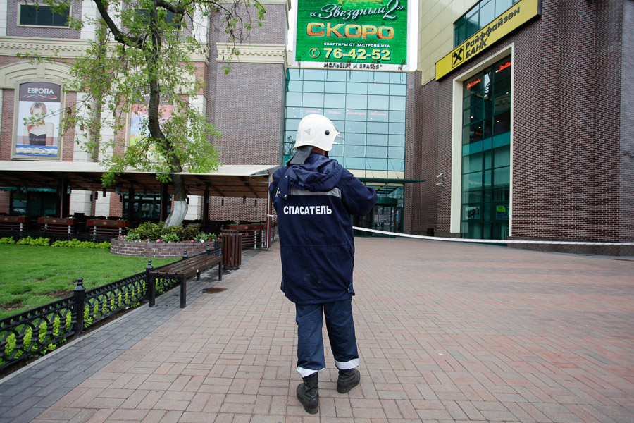 Две «Европы» в кольце: на Ленинском проспекте массовая эвакуация