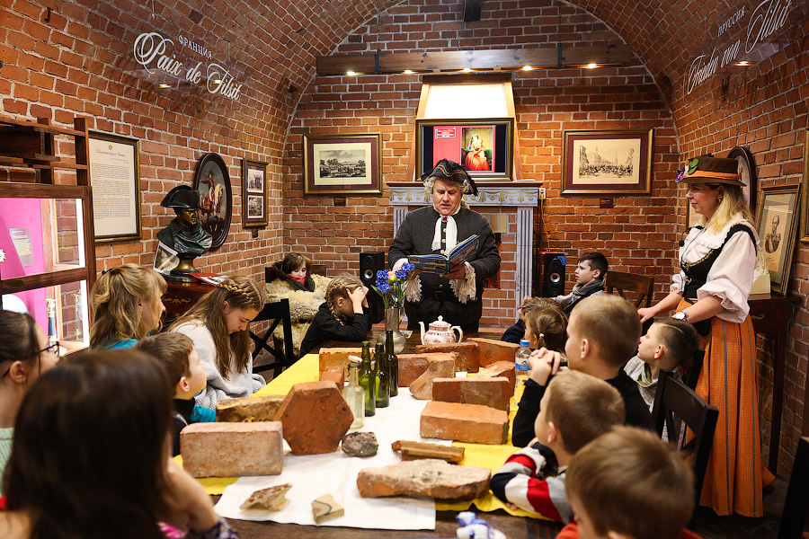 «Причинить» праздник: как у Королевских ворот прошел бывший День длинной колбасы (фото)