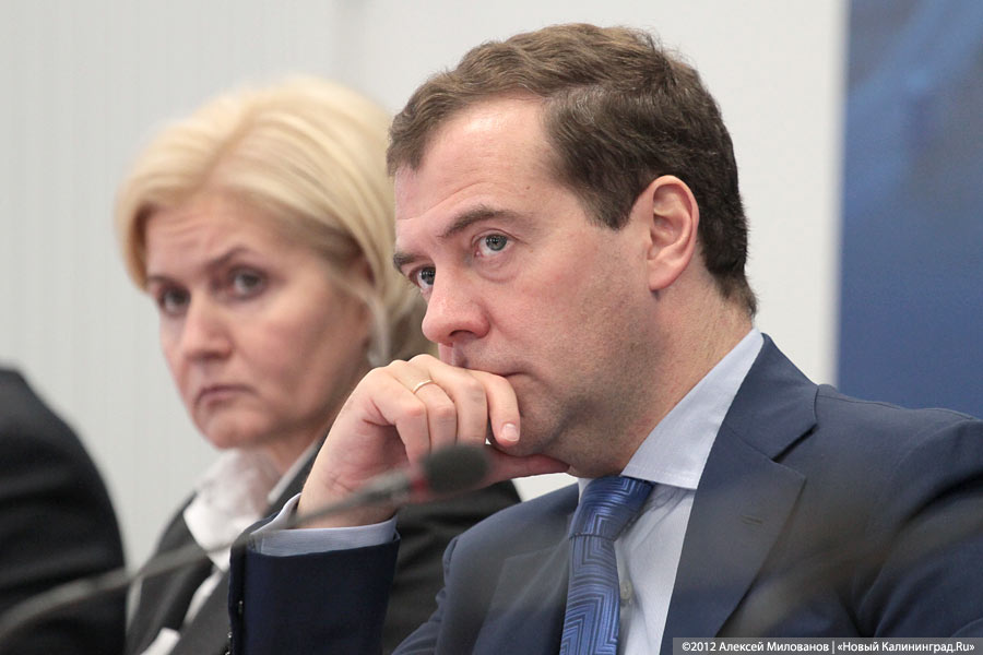 «Второе лицо»: премьер Медведев в фотографиях