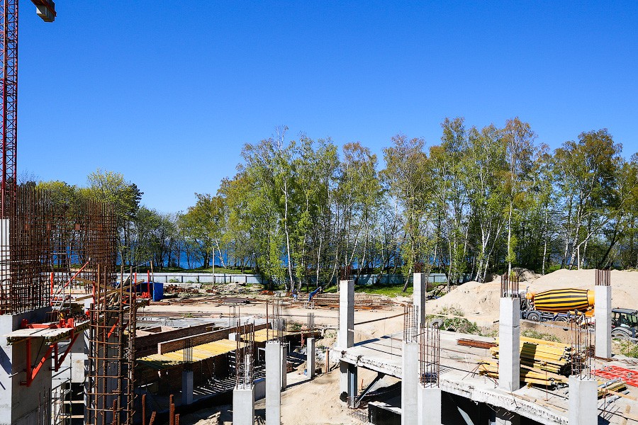 Далеко ли до Юрмалы: как губернатор Николай Цуканов стройплощадку Театра эстрады навещал