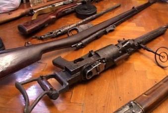 Полицейские изъяли у двух калининградцев арсенал огнестрельного оружия и боеприпасов