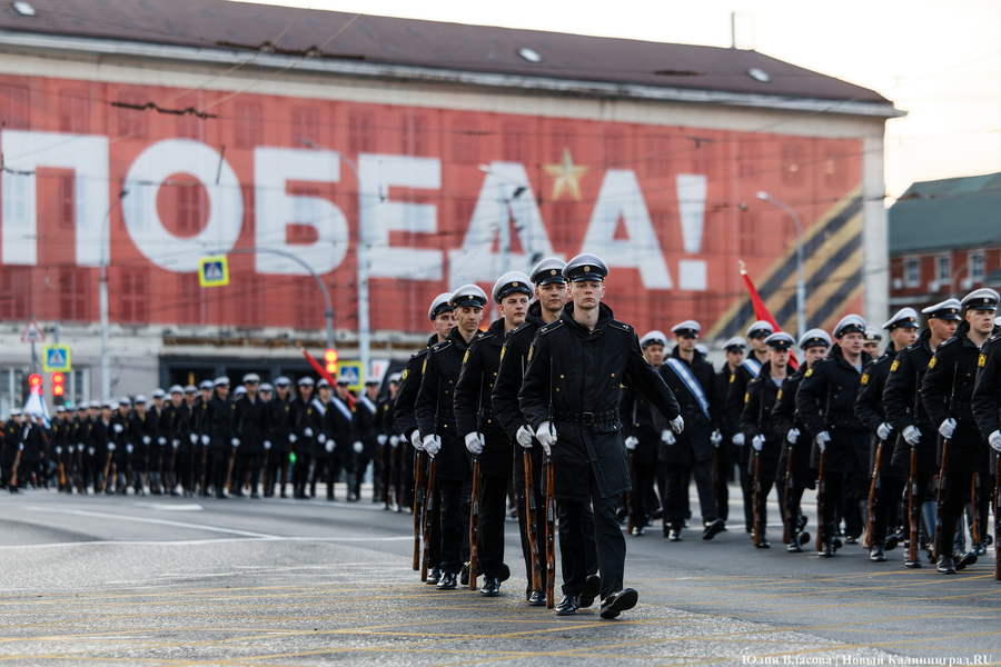 Другой формат по всей стране: в Калининграде прошла ночная репетиция парада Победы (фото)
