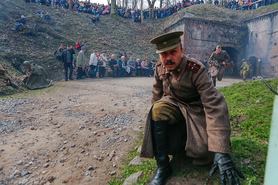 Снова взяли Кёнигсберг: как прошла реконструкция сражения у форта №5