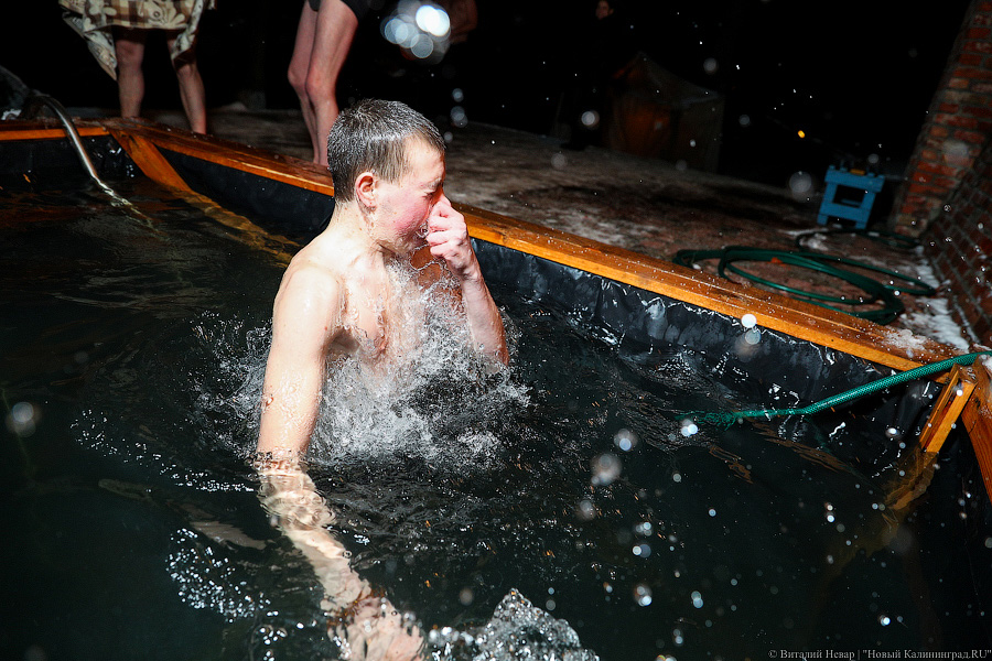 Крещенский экстрим: как прошли купания в Калининградской области (фото)