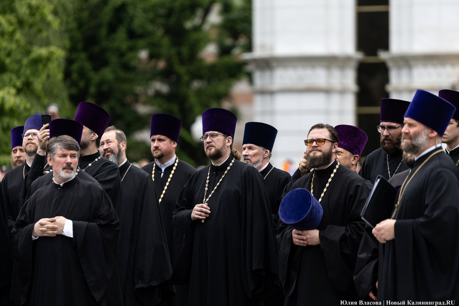 Кирилл и Владимир: глава РПЦ провел в Калининграде богослужения и освятил новый памятник (фото)