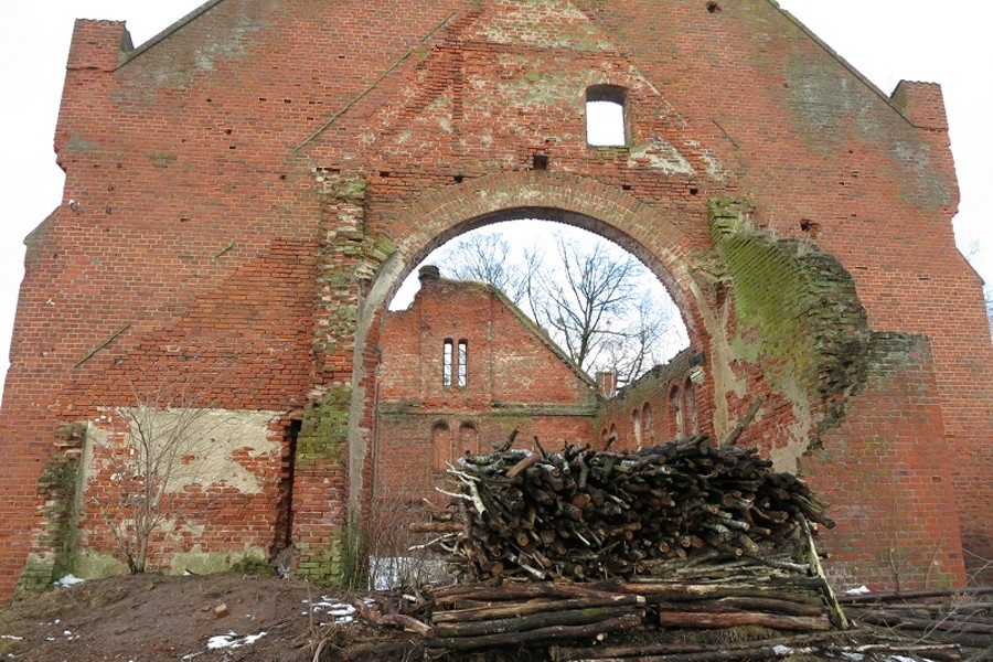 Гнездо преткновения: как проходит реставрация кирхи в Краснолесье
