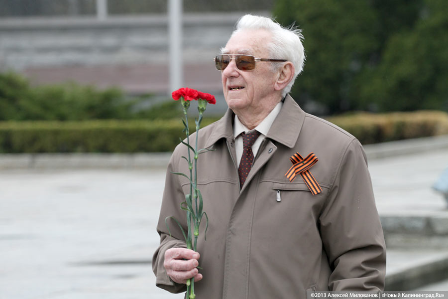 «С венком и шумом на Бранёво»: калининградская делегация отправилась в Польшу