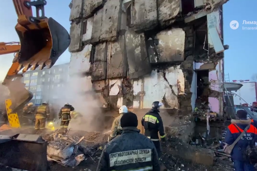 На Сахалине назвали предварительную причину взрыва в пятиэтажке