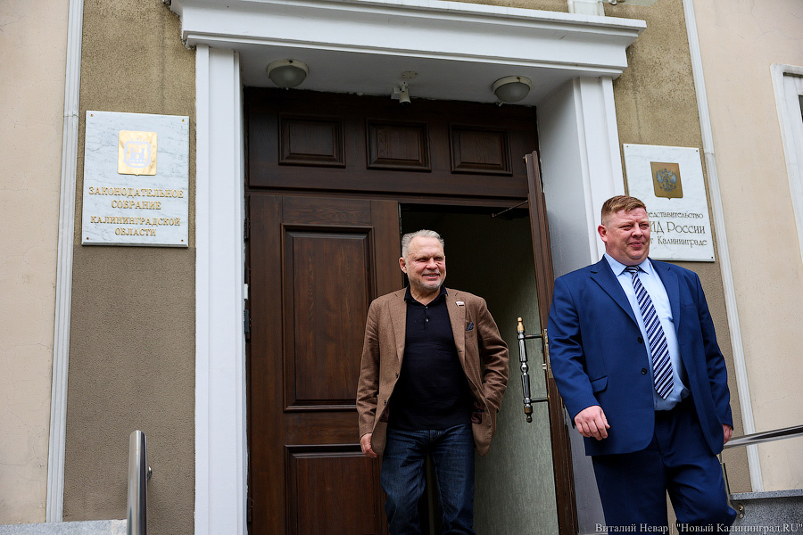 Карты, фотки, все дела: ежегодный отчет Антона Алиханова в фотографиях