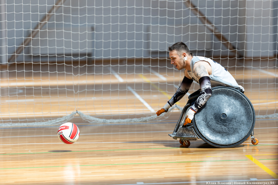 «Серебро» дороже «золота»: в Калининграде впервые боролись за Кубок по регби на колясках (фото)